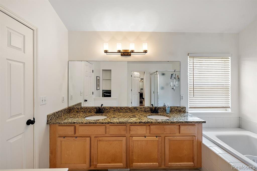 80 RIDGE FIELD Court, Oxford, MI 48371 — Photo 34