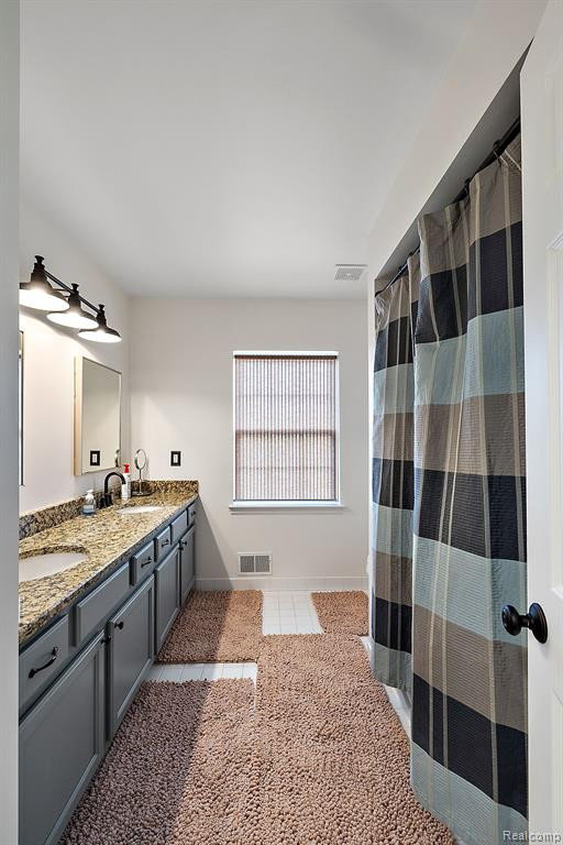 80 RIDGE FIELD Court, Oxford, MI 48371 — Photo 46