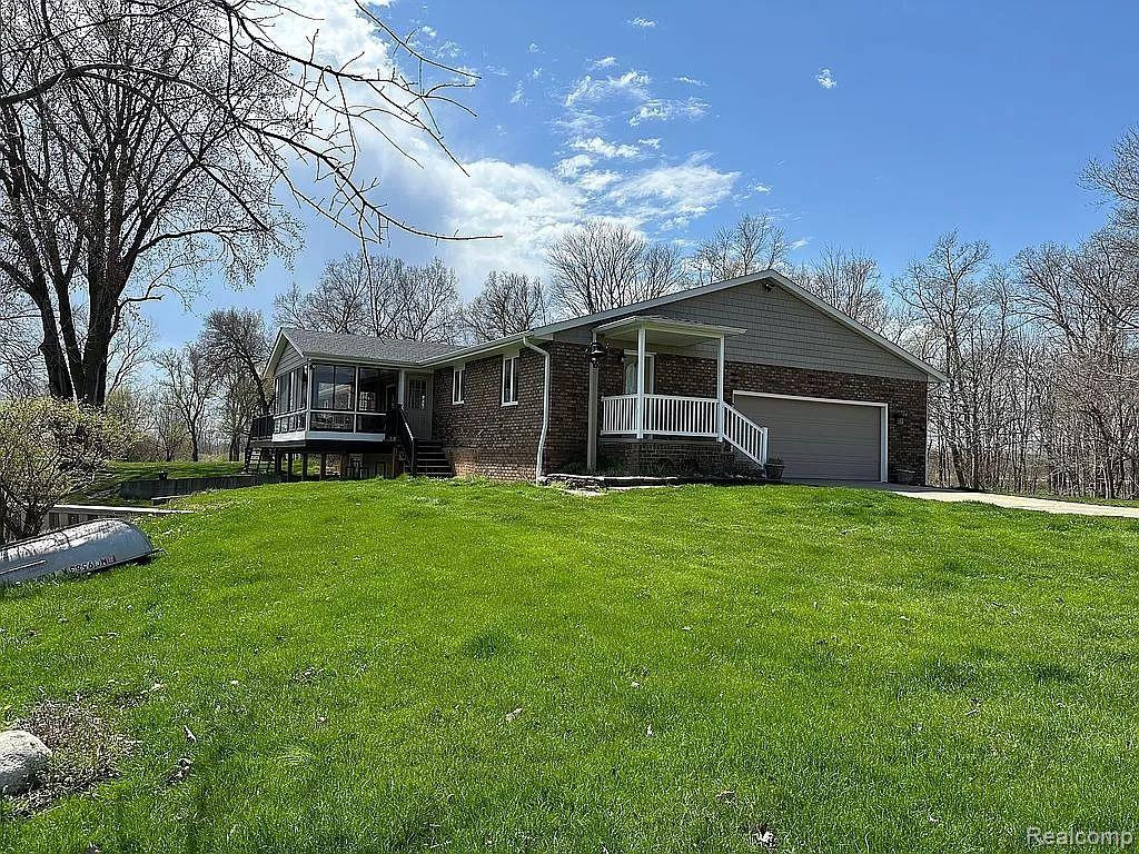 89561 Country Road 215, Decatur, MI 49045 — Photo 3