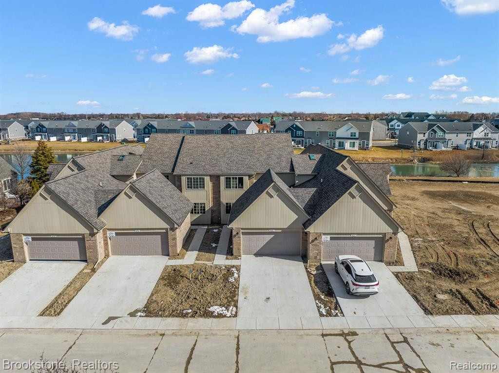 46706 Emerald Creek Drive, Shelby Twp, MI 48315 — Photo 3