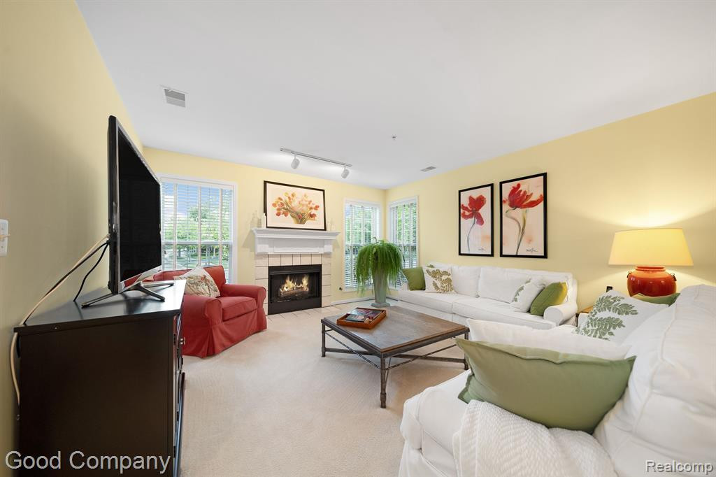 28067 CARLTON WAY Drive, Novi, MI 48377 — Photo 5