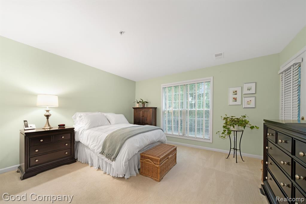 28067 CARLTON WAY Drive, Novi, MI 48377 — Photo 12