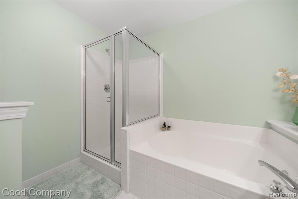 28067 CARLTON WAY Drive, Novi, MI 48377 — Photo 15