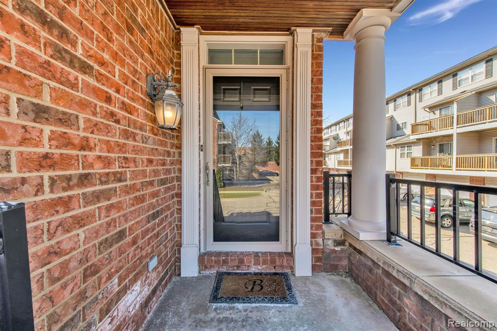 16852 FARMINGTON Road, Livonia, MI 48154 — Photo 3