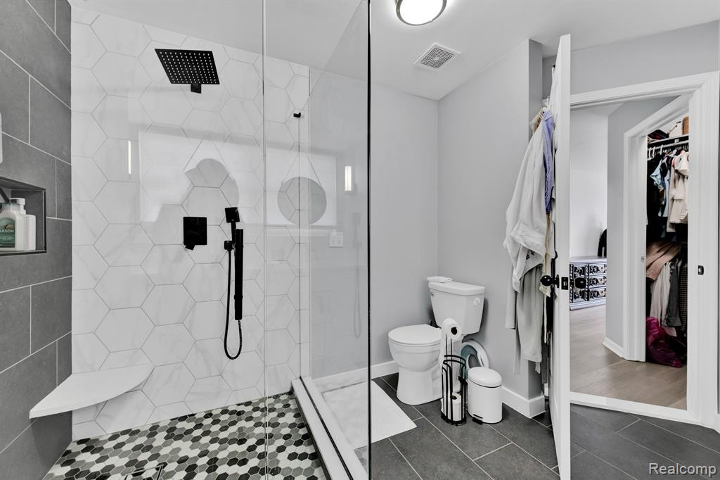 16852 FARMINGTON Road, Livonia, MI 48154 — Photo 15