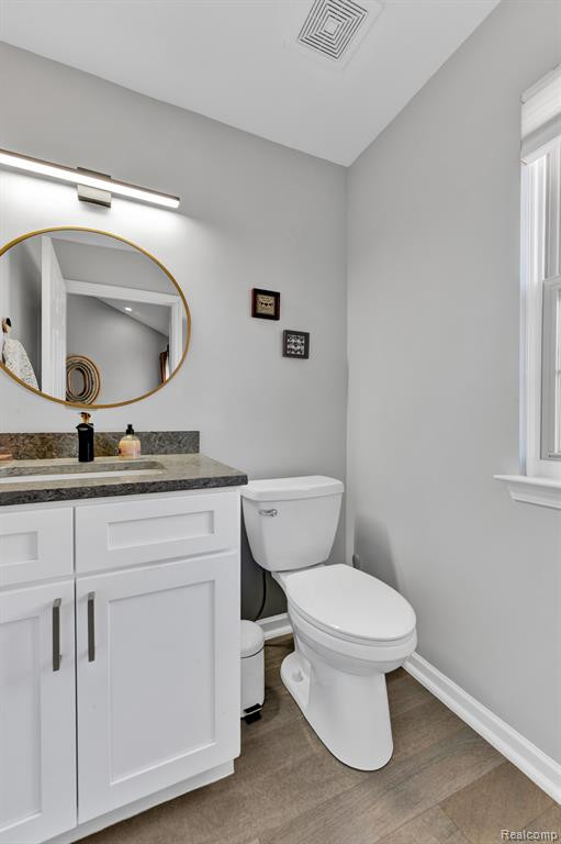 16852 FARMINGTON Road, Livonia, MI 48154 — Photo 17