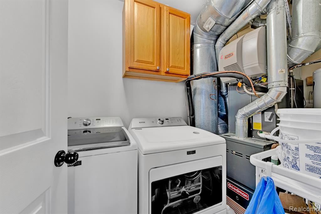 16852 FARMINGTON Road, Livonia, MI 48154 — Photo 19