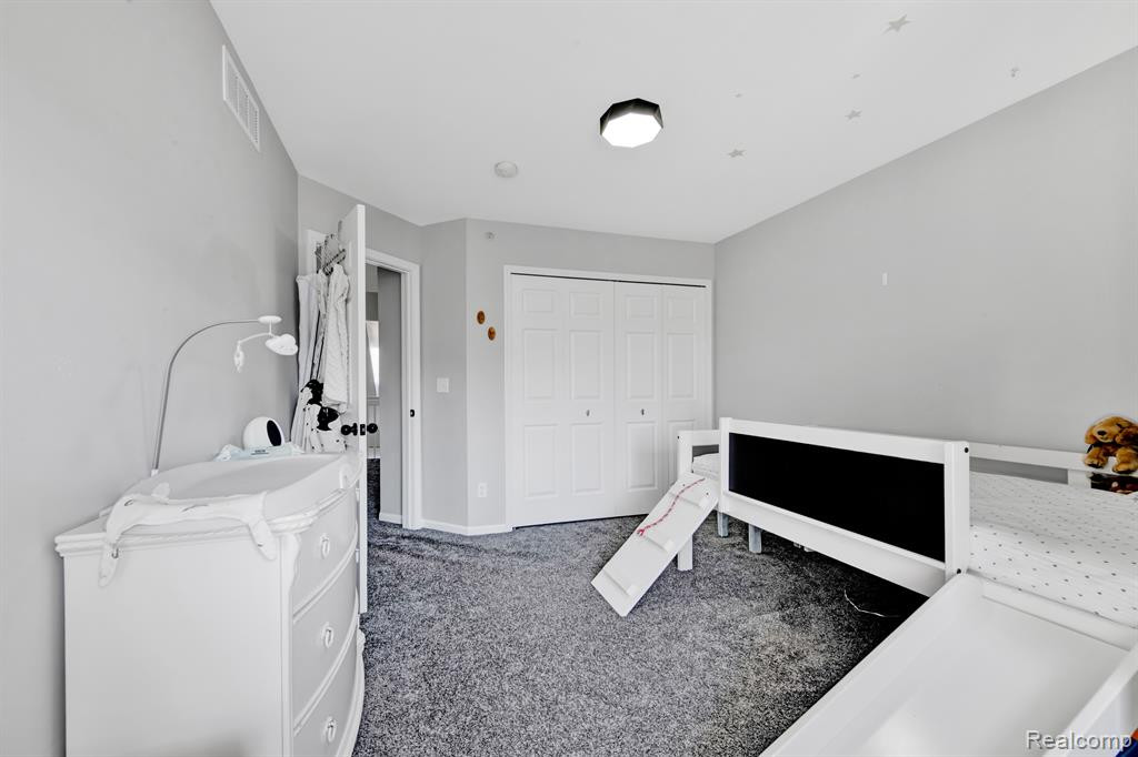 16852 FARMINGTON Road, Livonia, MI 48154 — Photo 22