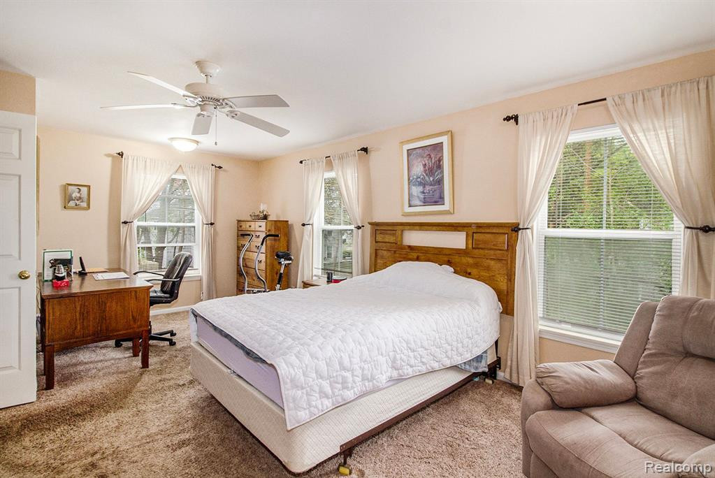 607 CURZON Court, 201, Howell, MI 48843 — Photo 13