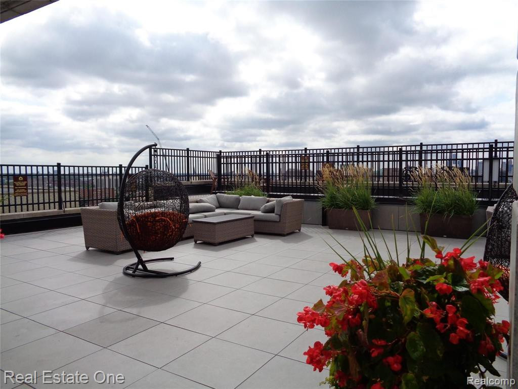 15 E KIRBY Street, 731, Detroit, MI 48202 — Photo 32