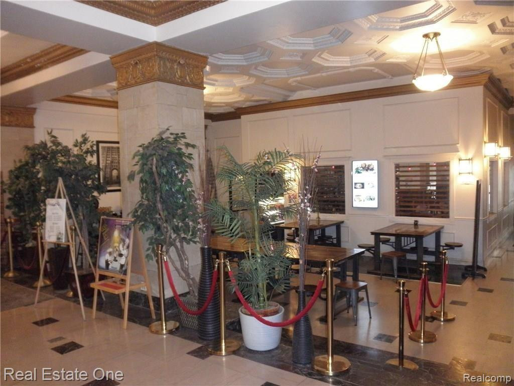 15 E KIRBY Street, 731, Detroit, MI 48202 — Photo 49