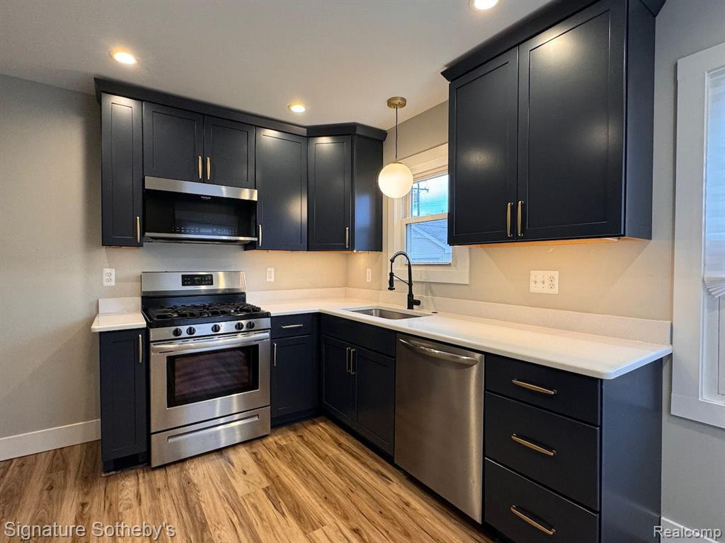 4246 MANDALAY Avenue, Royal Oak, MI 48073 — Photo 2