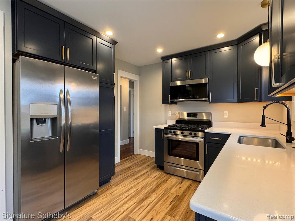4246 MANDALAY Avenue, Royal Oak, MI 48073 — Photo 3