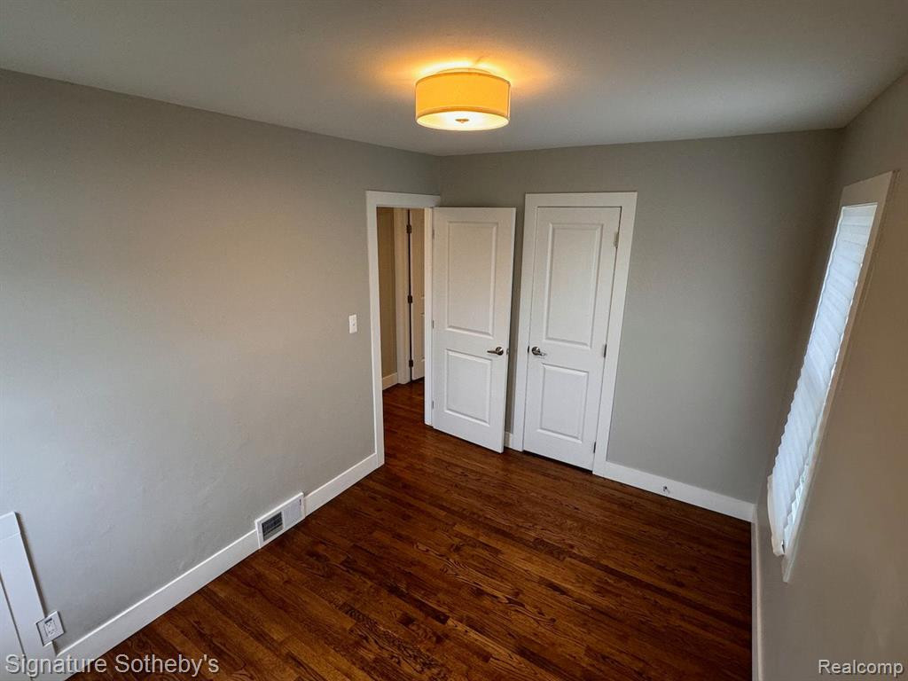 4246 MANDALAY Avenue, Royal Oak, MI 48073 — Photo 10