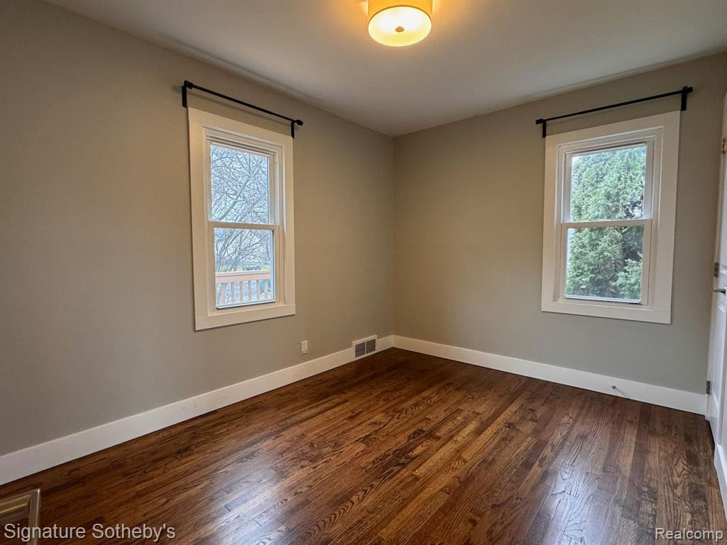 4246 MANDALAY Avenue, Royal Oak, MI 48073 — Photo 12