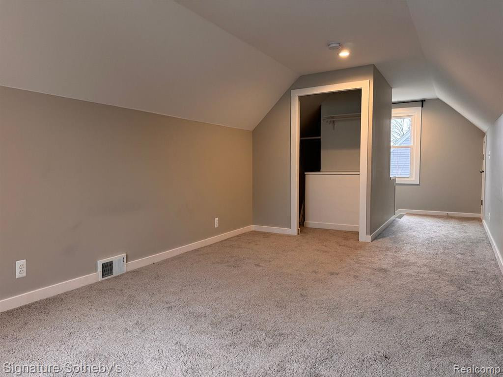 4246 MANDALAY Avenue, Royal Oak, MI 48073 — Photo 14