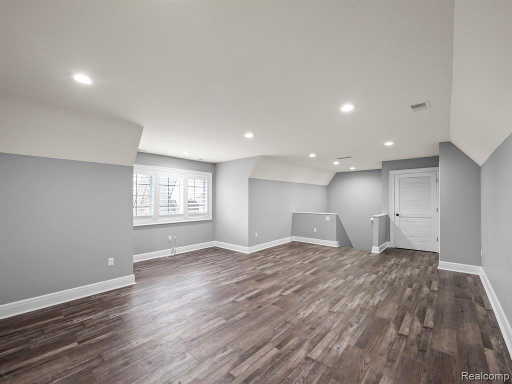 4968 Cheyenne Avenue, Waterford, MI 48327 — Photo 19