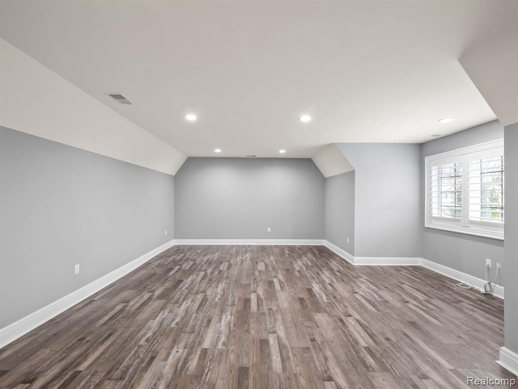 4968 Cheyenne Avenue, Waterford, MI 48327 — Photo 20