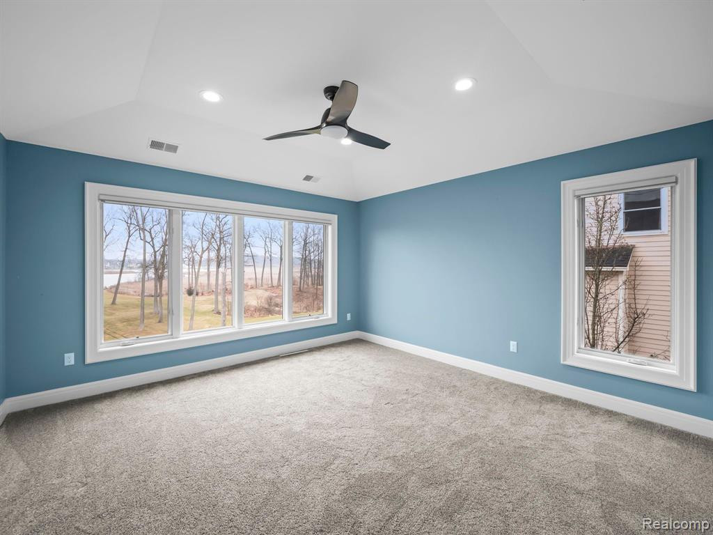 4968 Cheyenne Avenue, Waterford, MI 48327 — Photo 21