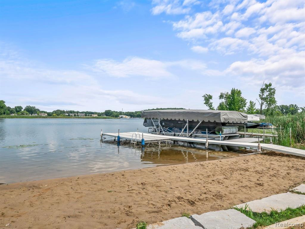 4968 Cheyenne Avenue, Waterford, MI 48327 — Photo 28