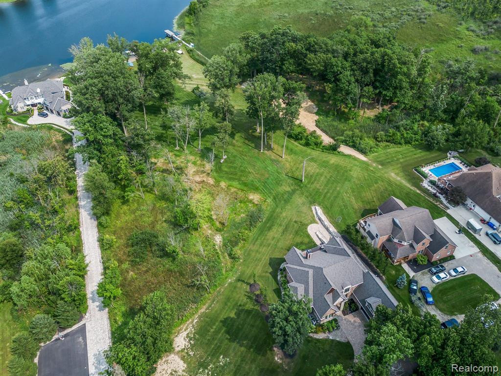 4968 Cheyenne Avenue, Waterford, MI 48327 — Photo 41