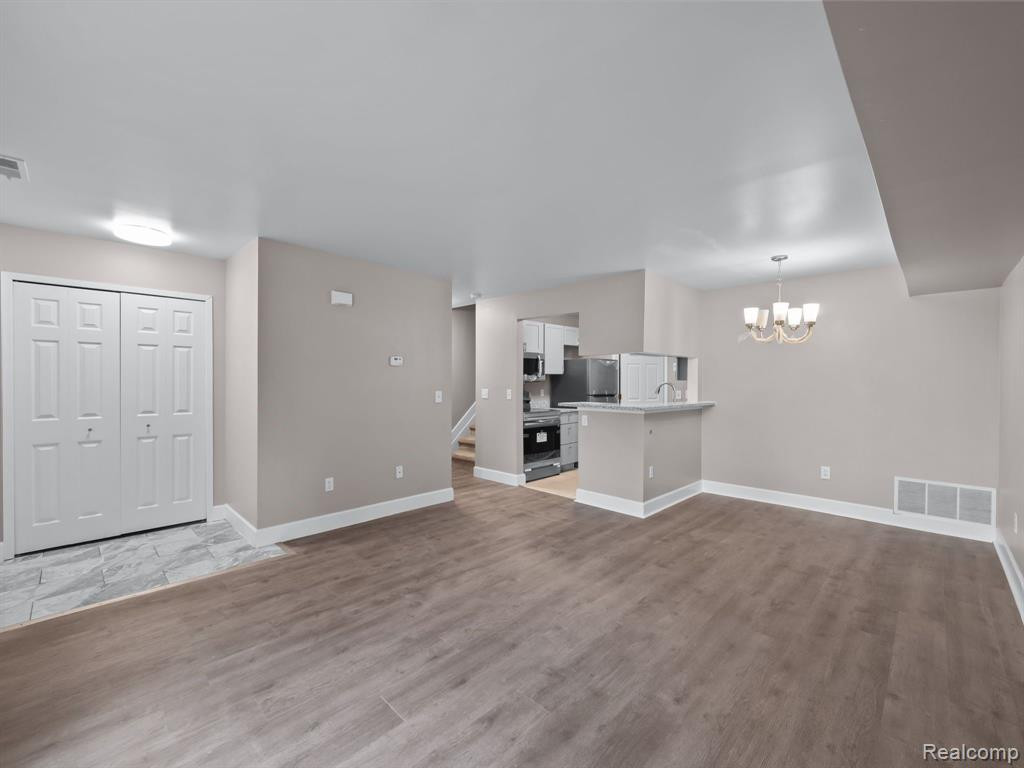 22039 ATLANTIC POINTE, Farmington Hills, MI 48336 — Photo 3