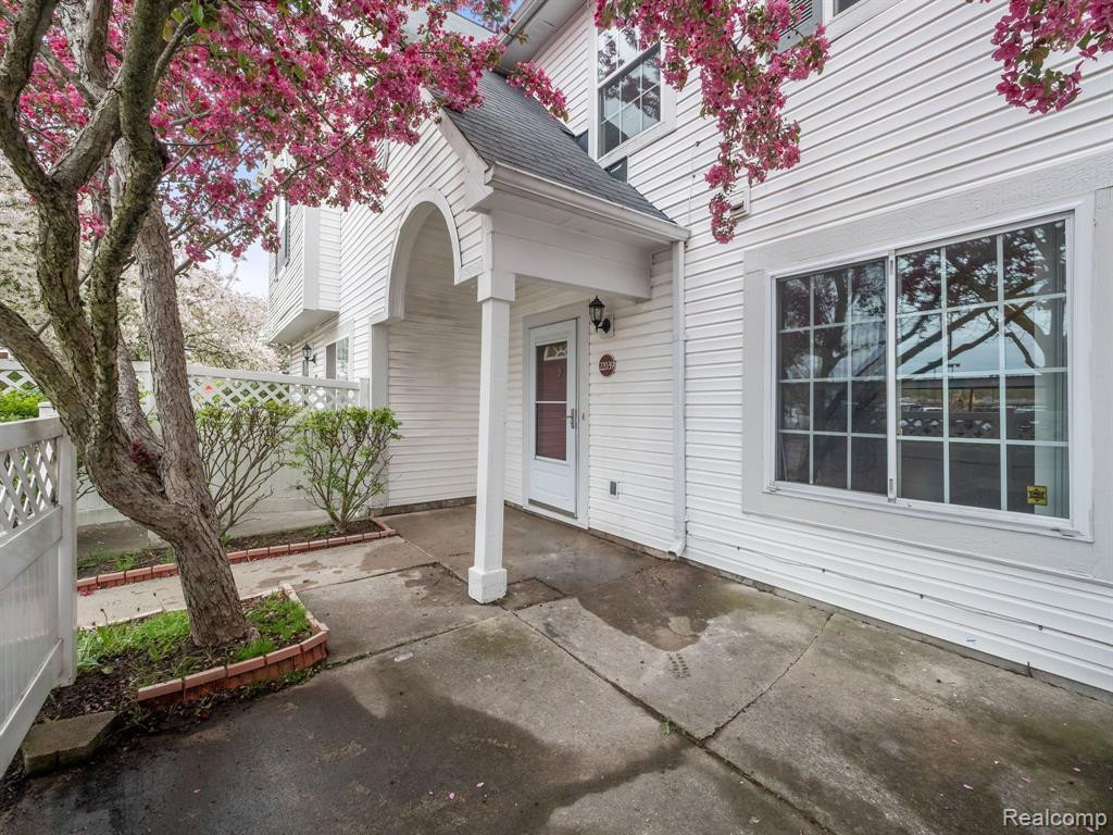 22039 ATLANTIC POINTE, Farmington Hills, MI 48336 — Photo 9