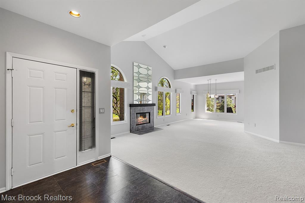 7249 Crackling Creek Circle, West Bloomfield, MI — Photo 3