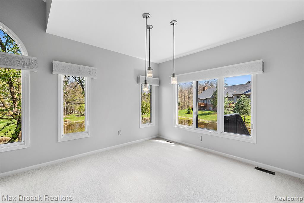 7249 Crackling Creek Circle, West Bloomfield, MI — Photo 9