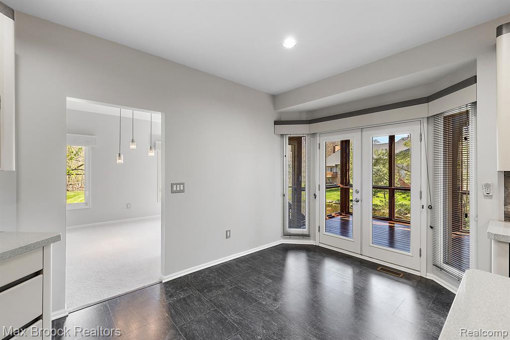 7249 Crackling Creek Circle, West Bloomfield, MI — Photo 11