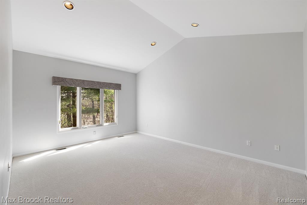 7249 Crackling Creek Circle, West Bloomfield, MI — Photo 19