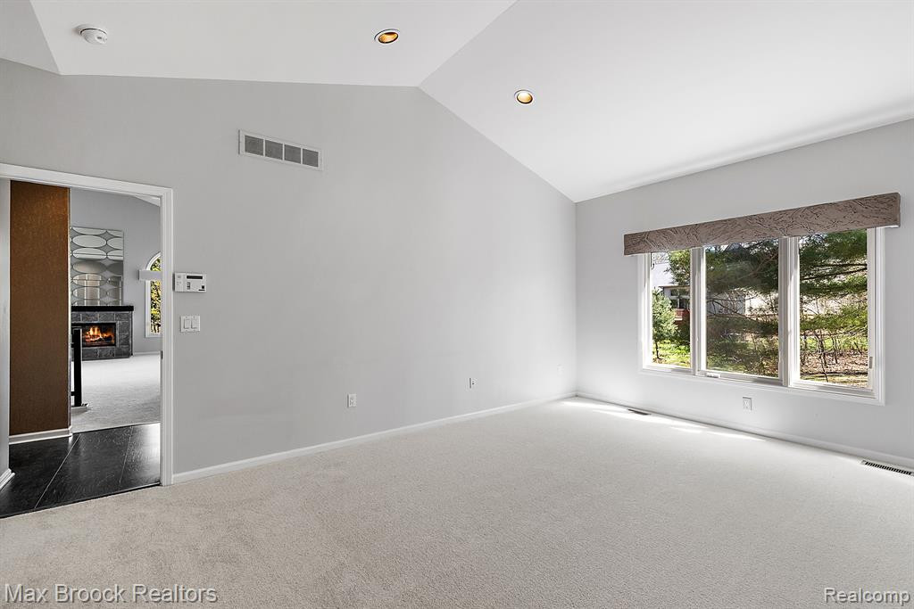 7249 Crackling Creek Circle, West Bloomfield, MI — Photo 20