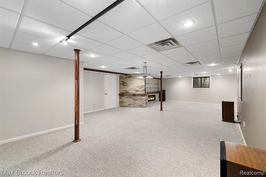 7249 Crackling Creek Circle, West Bloomfield, MI — Photo 28