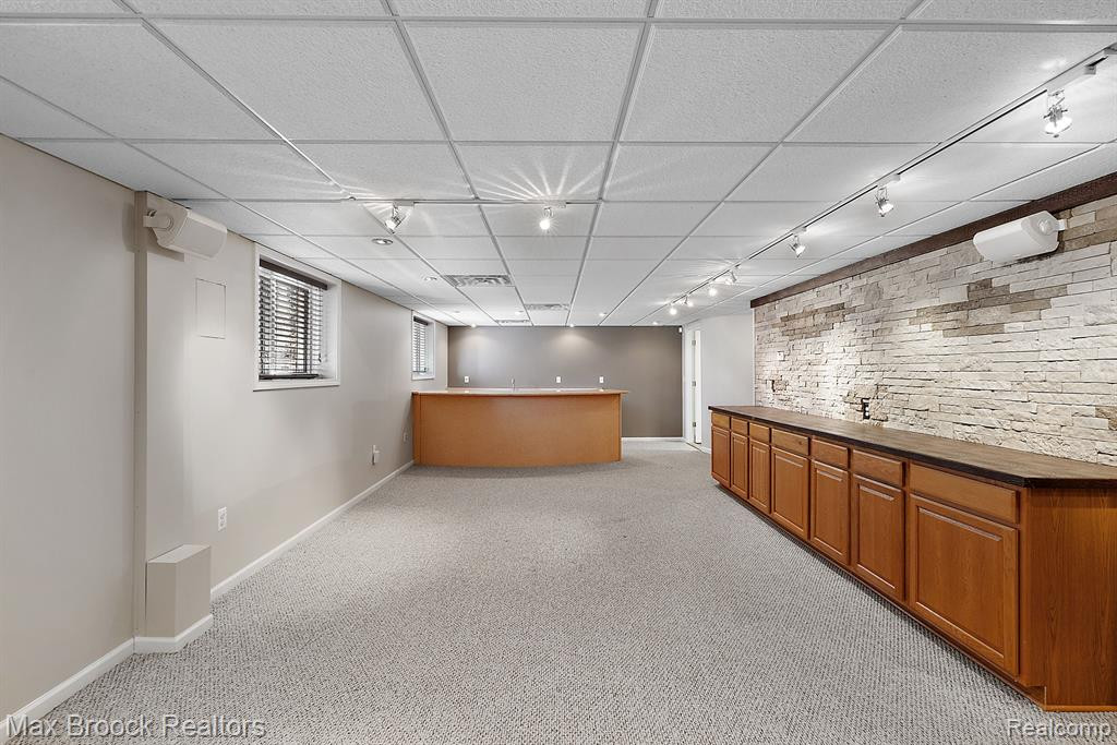 7249 Crackling Creek Circle, West Bloomfield, MI — Photo 31