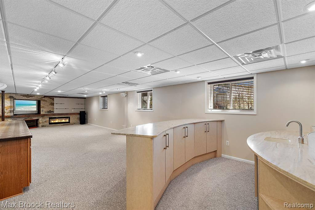 7249 Crackling Creek Circle, West Bloomfield, MI — Photo 33
