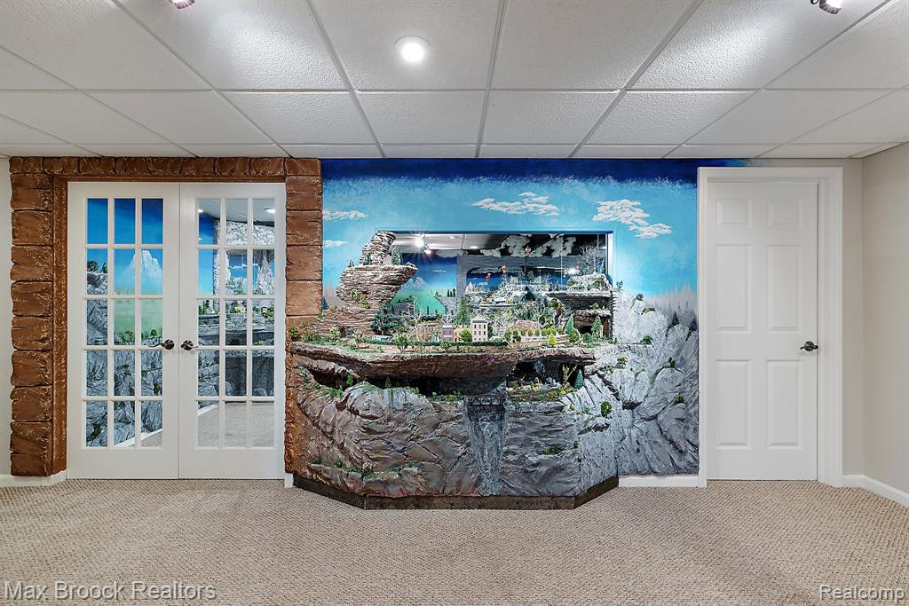 7249 Crackling Creek Circle, West Bloomfield, MI — Photo 38