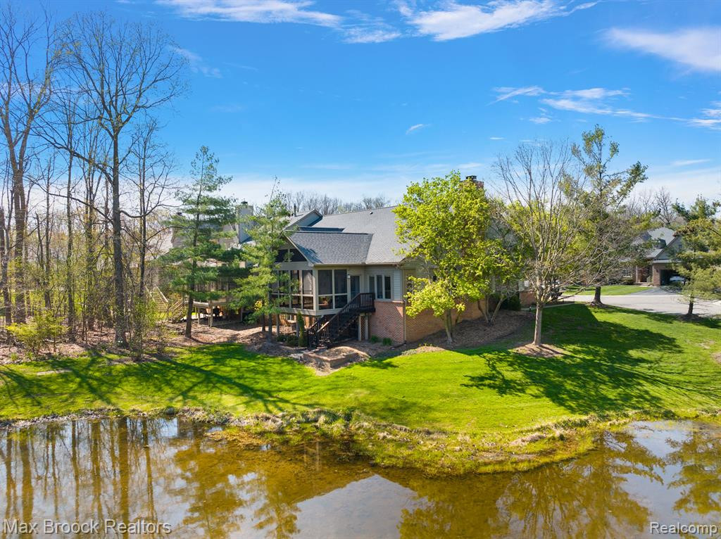 7249 Crackling Creek Circle, West Bloomfield, MI — Photo 44
