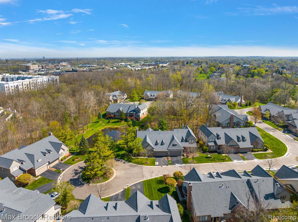 7249 Crackling Creek Circle, West Bloomfield, MI — Photo 46