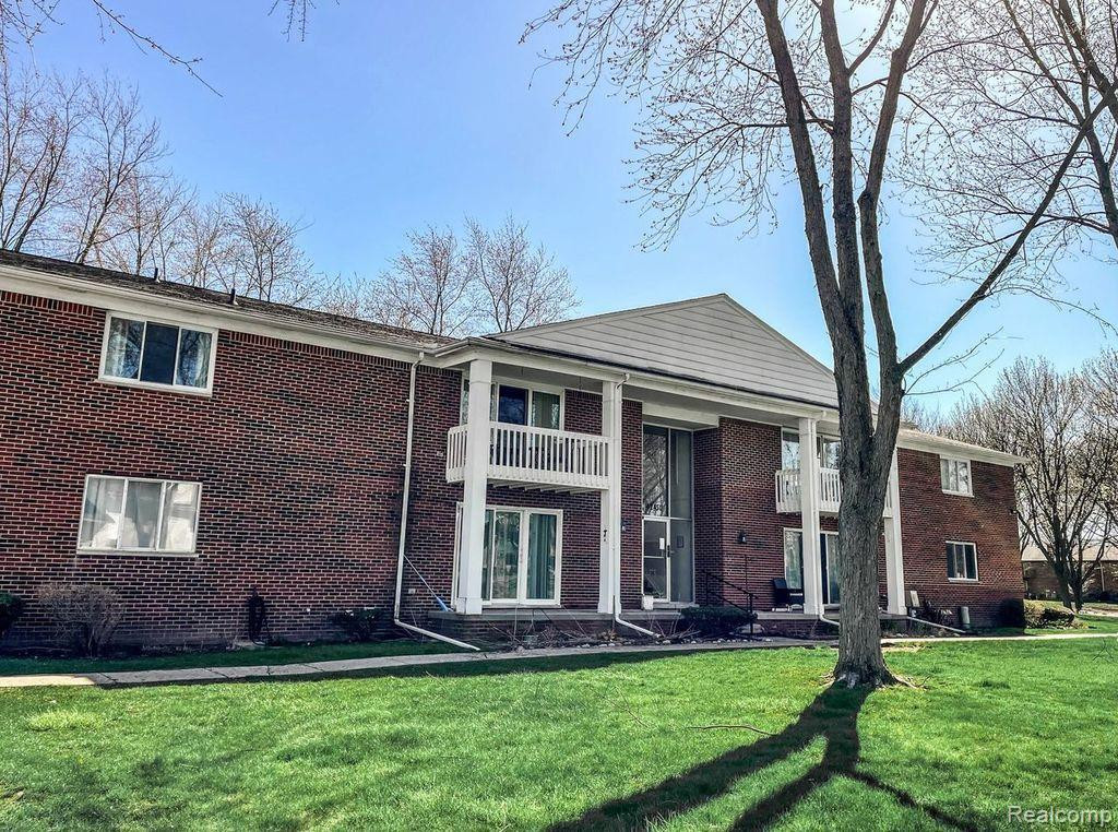 42450 SHELDON, 211, Clinton Twp, MI 48038 — Photo 2