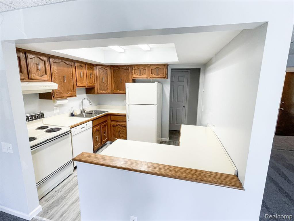 42450 SHELDON, 211, Clinton Twp, MI 48038 — Photo 10
