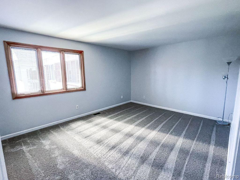 42450 SHELDON, 211, Clinton Twp, MI 48038 — Photo 13