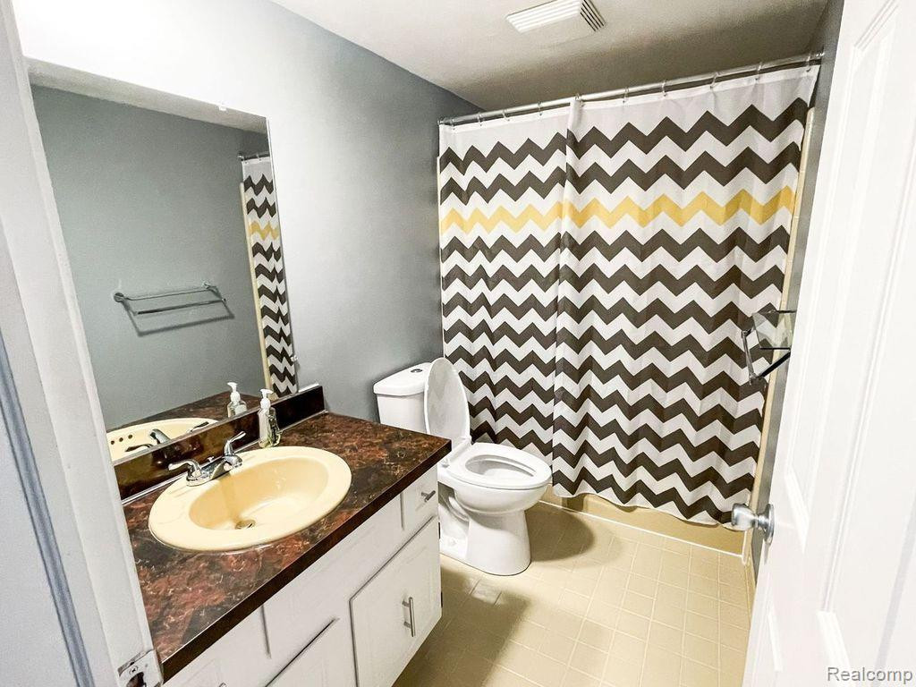 42450 SHELDON, 211, Clinton Twp, MI 48038 — Photo 18