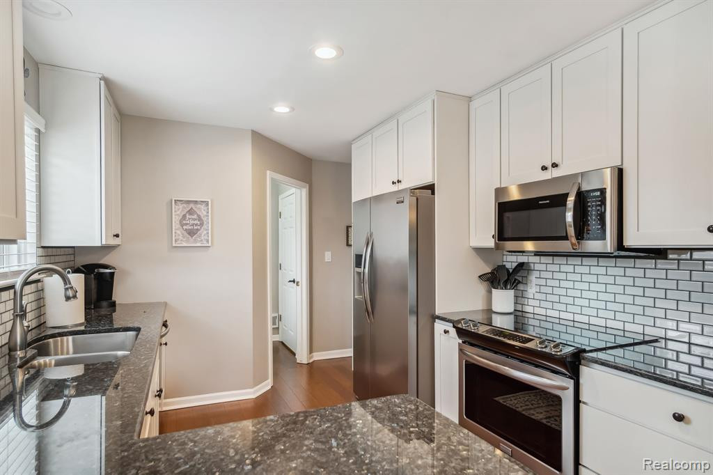 517 Redmaple Lane, Brighton, MI 48116 — Photo 5