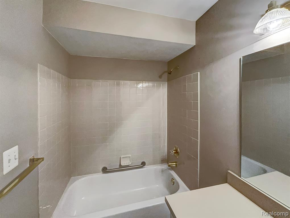44847 MARIGOLD Drive, Sterling Heights, MI 48314 — Photo 13