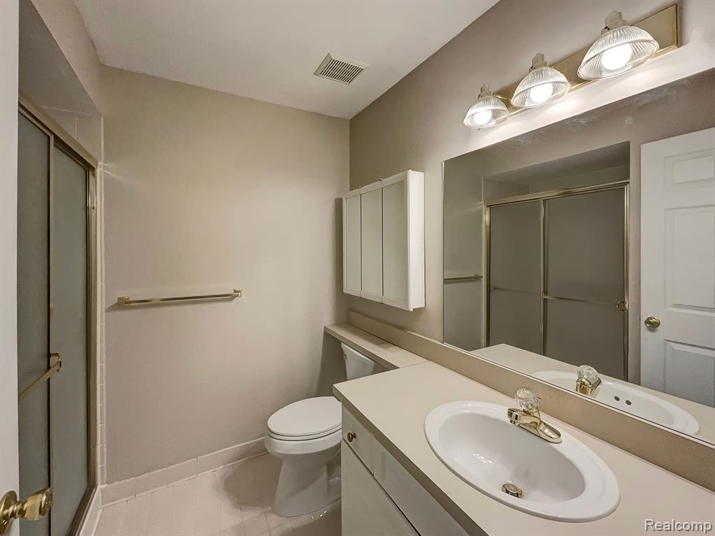 44847 MARIGOLD Drive, Sterling Heights, MI 48314 — Photo 16