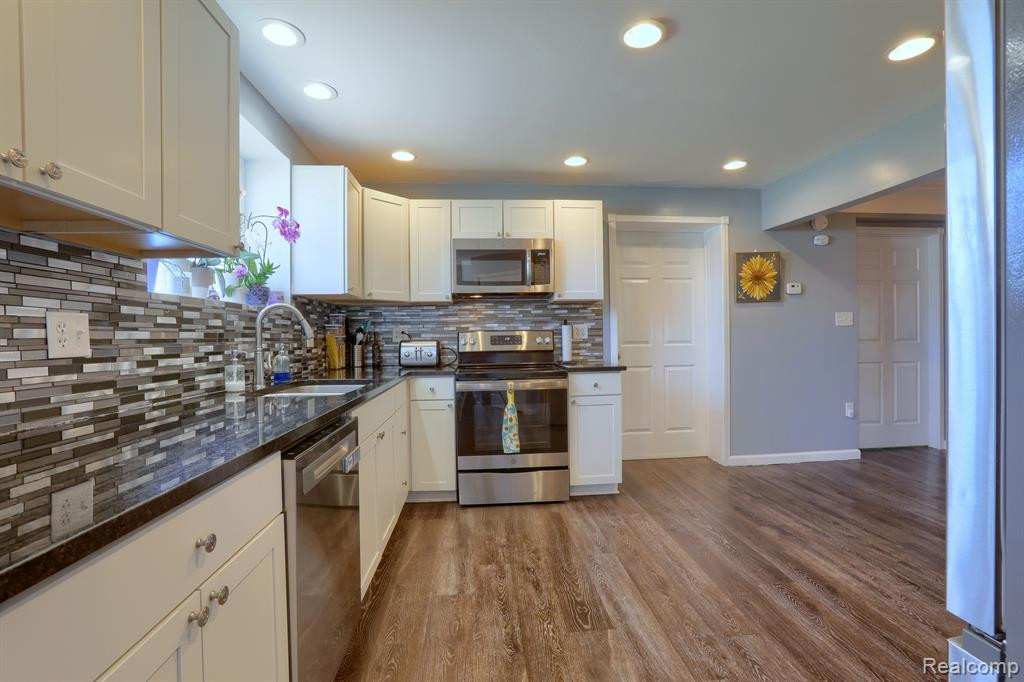 400 RANGE Road, Marysville, MI 48040 — Photo 8