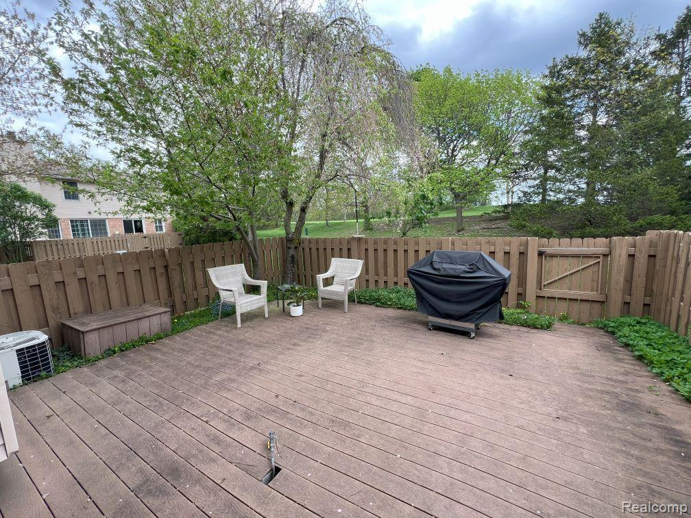 1514 BRENTWOOD Drive, 232, Troy, MI 48098 — Photo 3