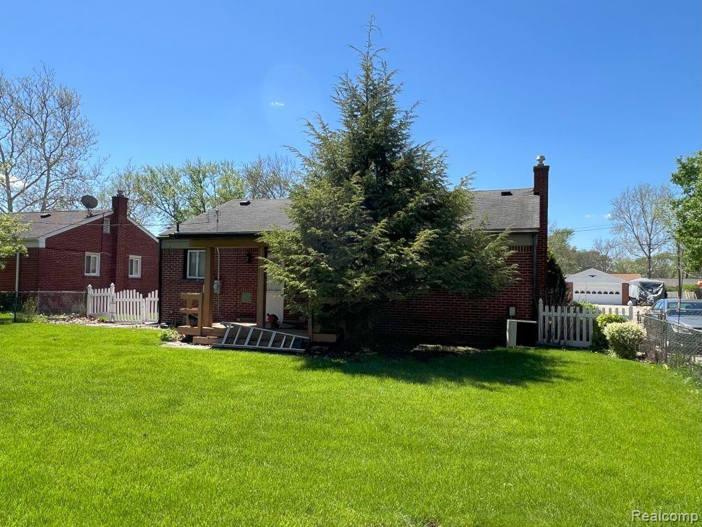 8912 HARRISON Street, Livonia, MI 48150 — Photo 3