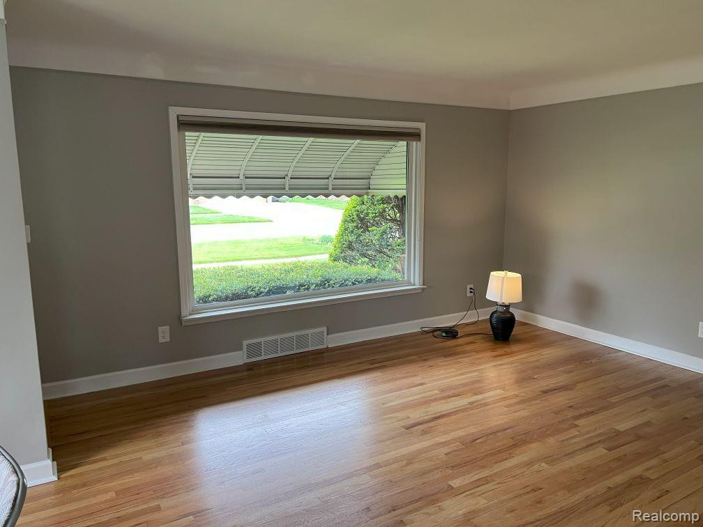 8912 HARRISON Street, Livonia, MI 48150 — Photo 8