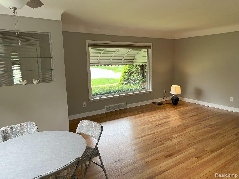 8912 HARRISON Street, Livonia, MI 48150 — Photo 9